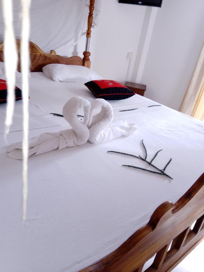 Damith Guest House อูนาวาตูนา ภายนอก รูปภาพ