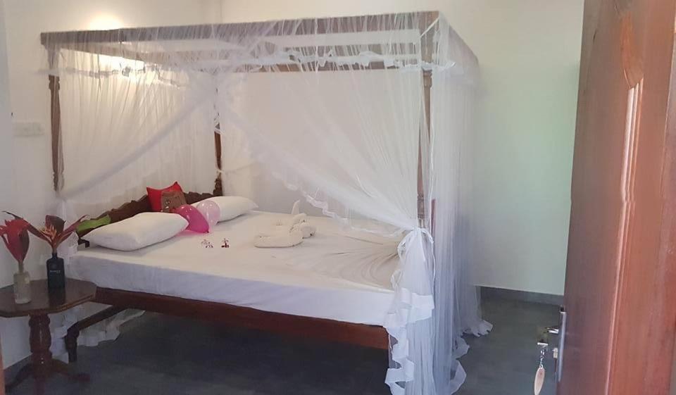 Damith Guest House อูนาวาตูนา ภายนอก รูปภาพ