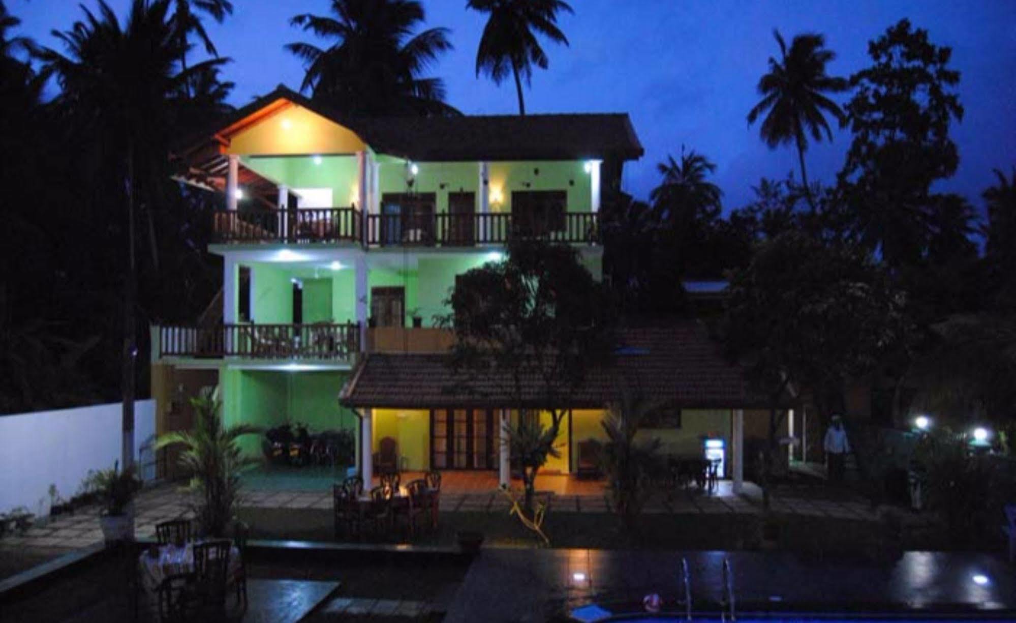 Damith Guest House อูนาวาตูนา ภายนอก รูปภาพ